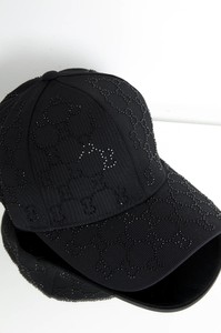 Czarna czapka Olika
