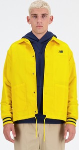 Żółta kurtka New Balance krótka w sportowym stylu
