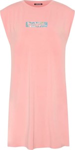 Różowa sukienka Chiemsee mini z krótkim rękawem prosta