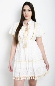 Sukienka Olika z krótkim rękawem mini z okrągłym dekoltem