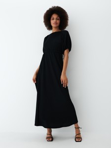 Czarna sukienka Mohito w stylu casual maxi z krótkim rękawem