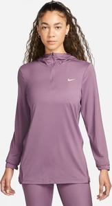 Różowa bluzka Nike w sportowym stylu