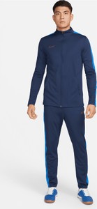 Niebieski dres Nike z dresówki w sportowym stylu