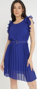 Niebieska sukienka born2be z krótkim rękawem w stylu klasycznym z okrągłym dekoltem