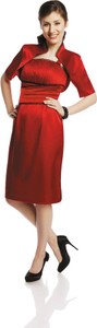 Czerwona sukienka Fokus z krótkim rękawem z szyfonu z dekoltem w łódkę