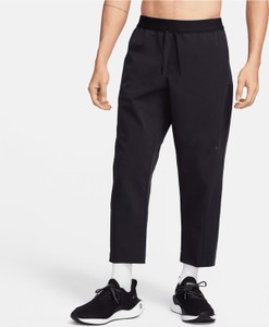 Czarne spodnie Nike z tkaniny