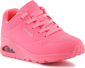 Różowe buty sportowe Skechers sznurowane z płaską podeszwą