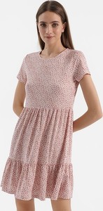 Różowa sukienka House z krótkim rękawem trapezowa mini