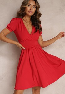 Czerwona sukienka Renee z dekoltem w kształcie litery v z krótkim rękawem rozkloszowana