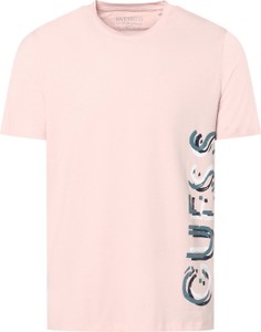 Różowy t-shirt Guess z bawełny z krótkim rękawem w młodzieżowym stylu