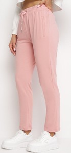 Różowe spodnie born2be z dresówki w sportowym stylu