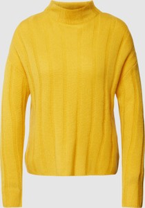 Żółty sweter Christian Berg Woman w stylu casual z kaszmiru