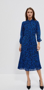 Niebieska sukienka Moodo.pl w stylu casual