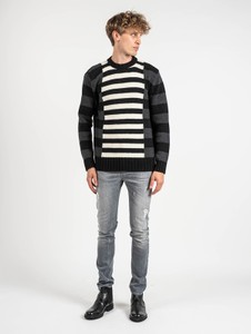 Sweter ubierzsie.com w młodzieżowym stylu z dzianiny