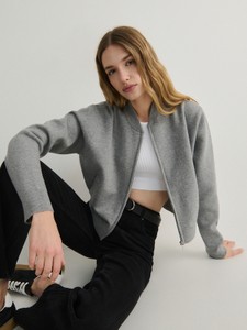 Sweter Reserved z żakardu