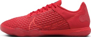 Czerwone buty sportowe Nike sznurowane w sportowym stylu