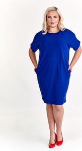 Niebieska sukienka Fokus dla puszystych midi z krótkim rękawem
