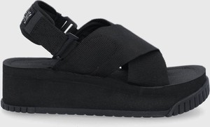 Czarne sandały Shaka w stylu casual na platformie