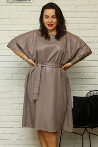 Brązowa sukienka KARKO z długim rękawem midi z dresówki