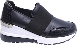 Czarne buty sportowe Pantofelek24.pl w sportowym stylu na platformie