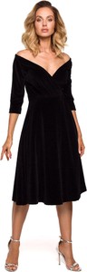 Czarna sukienka MOE z dekoltem w kształcie litery v kopertowa midi