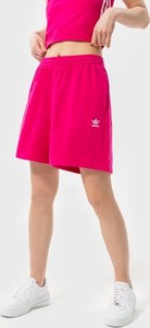 Różowe szorty Adidas w sportowym stylu