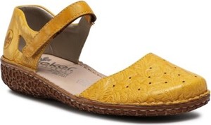 Żółte sandały Rieker w stylu casual z klamrami