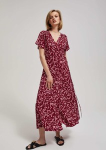 Czerwona sukienka Moodo.pl w stylu casual maxi z krótkim rękawem