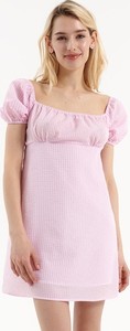Różowa sukienka House mini w stylu casual