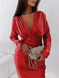 Czerwona sukienka Magmac w stylu klasycznym midi z satyny