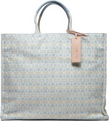 Niebieska torebka Coccinelle w wakacyjnym stylu na ramię z nadrukiem