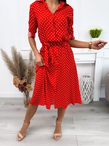 Czerwona sukienka ModnaKiecka.pl midi koszulowa z długim rękawem