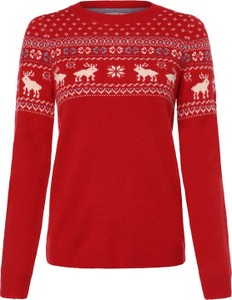 Czerwony sweter Marie Lund w stylu skandynawskim