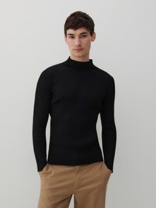 Czarny sweter Reserved z golfem
