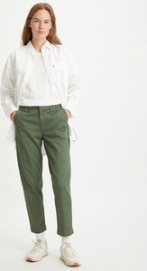 Zielone spodnie Levis w stylu casual