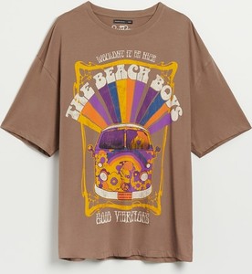 House Koszulka oversize z nadrukiem The Beach Boys brązowa - Brązowy