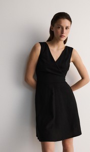 Czarna sukienka Reserved mini bez rękawów