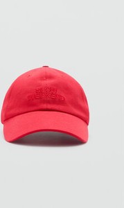 Czerwona czapka Mango