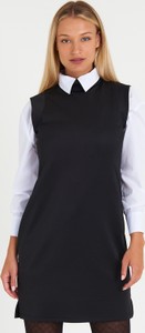Czarna sukienka Gate mini z golfem z długim rękawem