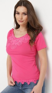Różowy t-shirt born2be z bawełny w stylu boho z krótkim rękawem