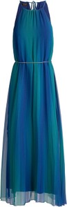Niebieska sukienka Apart na ramiączkach maxi