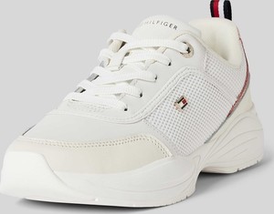 Buty sportowe Tommy Hilfiger na platformie sznurowane w sportowym stylu