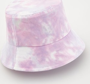 Fioletowa czapka Reserved