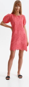 Różowa sukienka Top Secret prosta z krótkim rękawem z okrągłym dekoltem