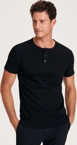 Czarny t-shirt Reserved w stylu casual