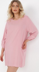 Różowa bluzka born2be w stylu casual z okrągłym dekoltem z tkaniny