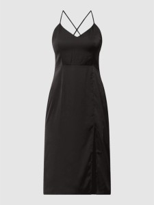 Czarna sukienka NA-KD z satyny