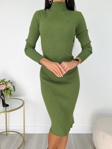 Zielona sukienka ModnaKiecka.pl dopasowana z długim rękawem