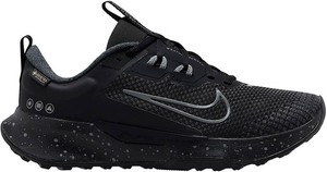 Czarne buty sportowe Nike z tkaniny z płaską podeszwą
