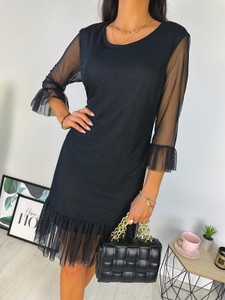 Czarna sukienka ModnaKiecka.pl z długim rękawem z okrągłym dekoltem midi